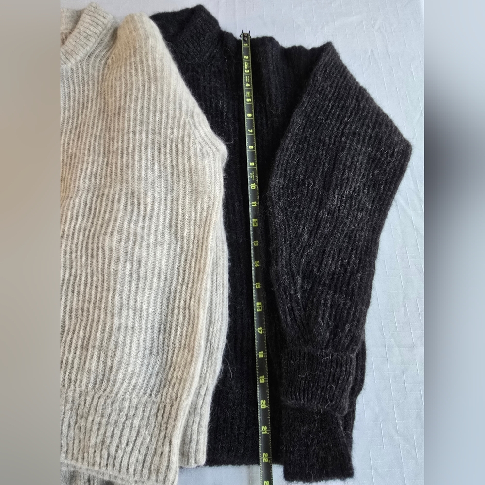 Everlane Charcoal Crew and Ivory Crew Sweaters ScandiMinimal Softgirl Light Wt - Picture 8 of 11